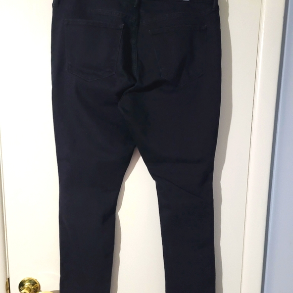 Women's size 14 - Picture 2 of 3